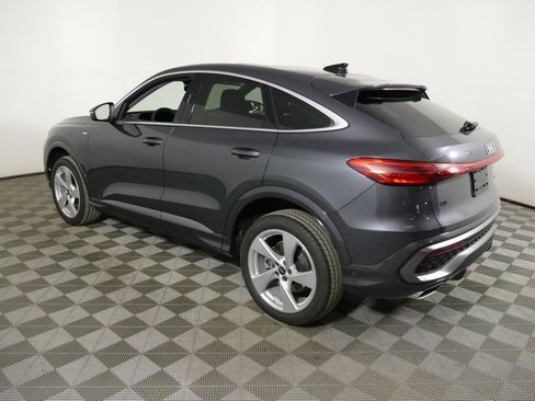 Certified 2025 Audi Q5 2.0T Premium Plus w/ Premium Plus image 5