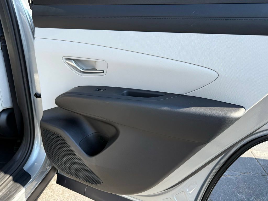 New 2025 Hyundai Tucson SE FWD image 15