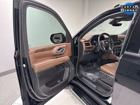 Used 2023 Chevrolet Tahoe High Country image 11
