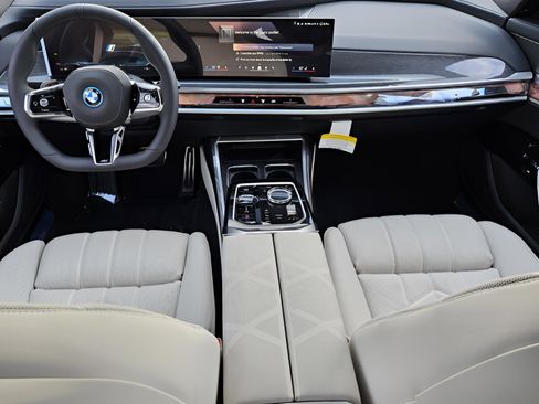 New 2026 BMW i7 eDrive50 w/ M Sport Package image 11