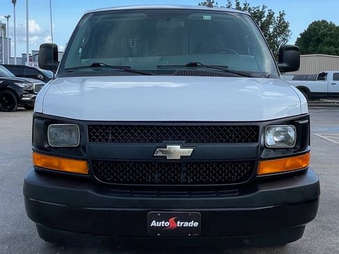 Used 2017 Chevrolet Express 2500 Extended RWD image 7