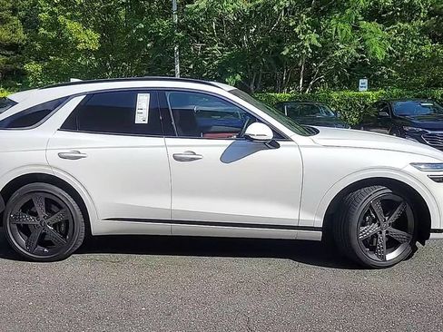 Used 2024 Genesis GV70 3.5T Sport w/ Sport Prestige Package AWD/4WD image 9