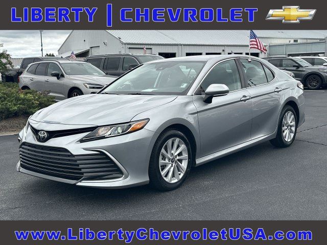 Used 2022 Toyota Camry LE w/ Convenience Package FWD image 1