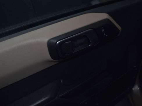 Used 2025 Ford Bronco Big Bend image 17