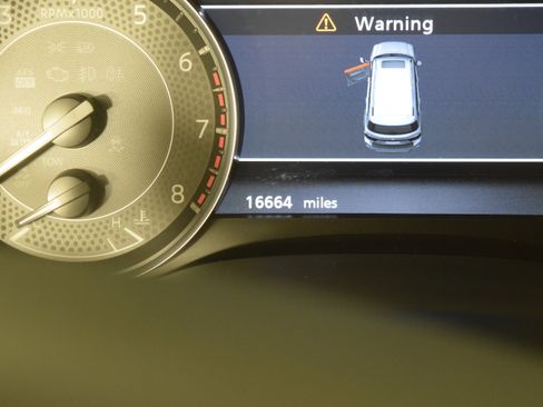 Used 2022 Nissan Armada Platinum w/ Captain's Chairs Package image 11