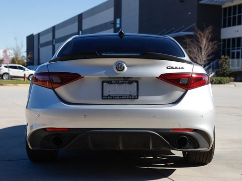 Used 2019 Alfa Romeo Giulia w/ Quick Order Package 22K Sport image 9