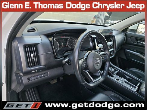 Used 2022 Nissan Pathfinder SL image 13