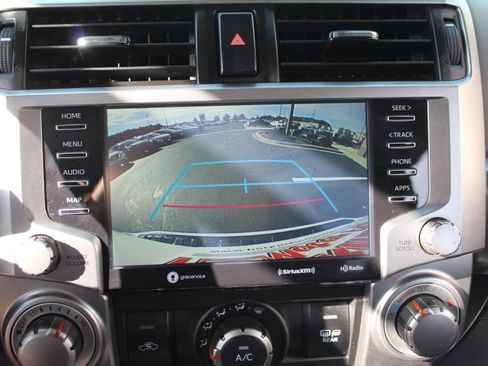 Used 2020 Toyota 4Runner SR5 image 21