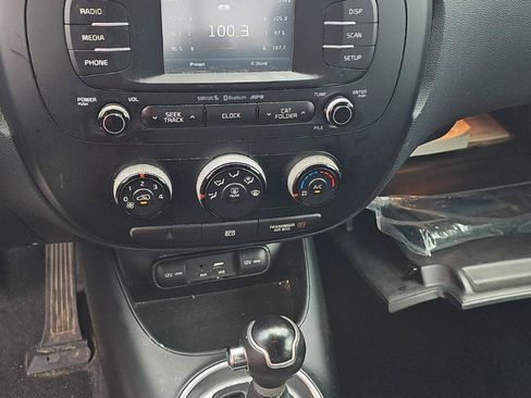 Used 2016 Kia Soul + FWD image 10
