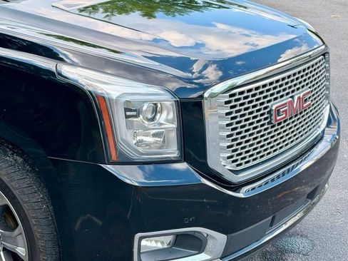 Used 2017 GMC Yukon Denali AWD/4WD image 14