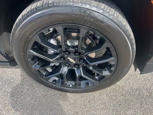 Used 2024 Chevrolet Tahoe High Country w/ Advanced Technology Package image 11