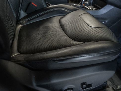 Used 2019 Jeep Cherokee Limited w/ Trailer Tow Group image 39