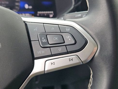 Used 2024 Volkswagen Taos SE image 21