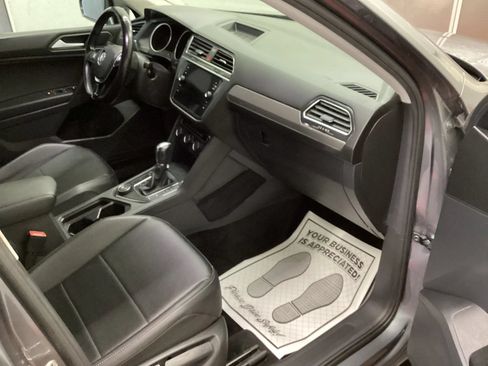 Used 2019 Volkswagen Tiguan SE w/ Panoramic Sunroof Package AWD/4WD image 10