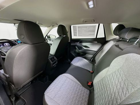 Used 2025 Volkswagen Tiguan S FWD image 5