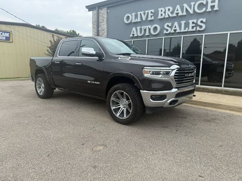 Used 2019 RAM 1500 Limited AWD/4WD image 2