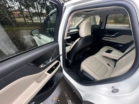 Used 2025 Lincoln Corsair AWD w/ Equipment Group 101A image 21