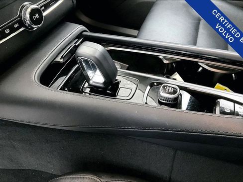 Used 2024 Volvo XC90 B5 Core w/ Protection Package Premier image 19