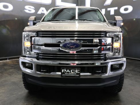 Used 2018 Ford F250 Lariat w/ Lariat Value Package image 2