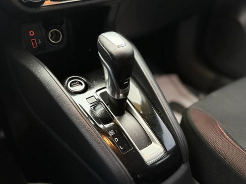 Used 2020 Nissan Versa SR FWD image 26