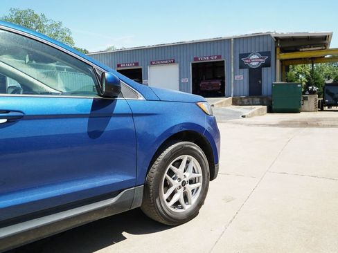 Used 2024 Ford Edge SEL image 18