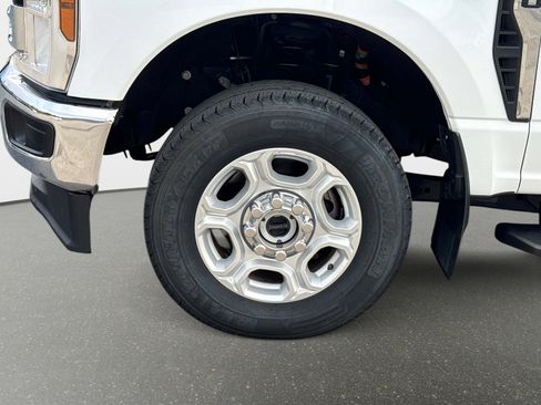 Used 2025 Ford F250 XLT image 11