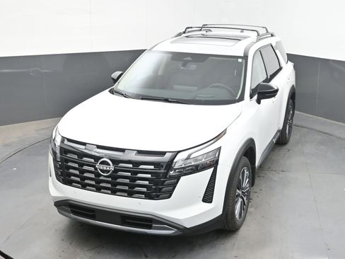 New 2026 Nissan Pathfinder Platinum AWD/4WD image 34
