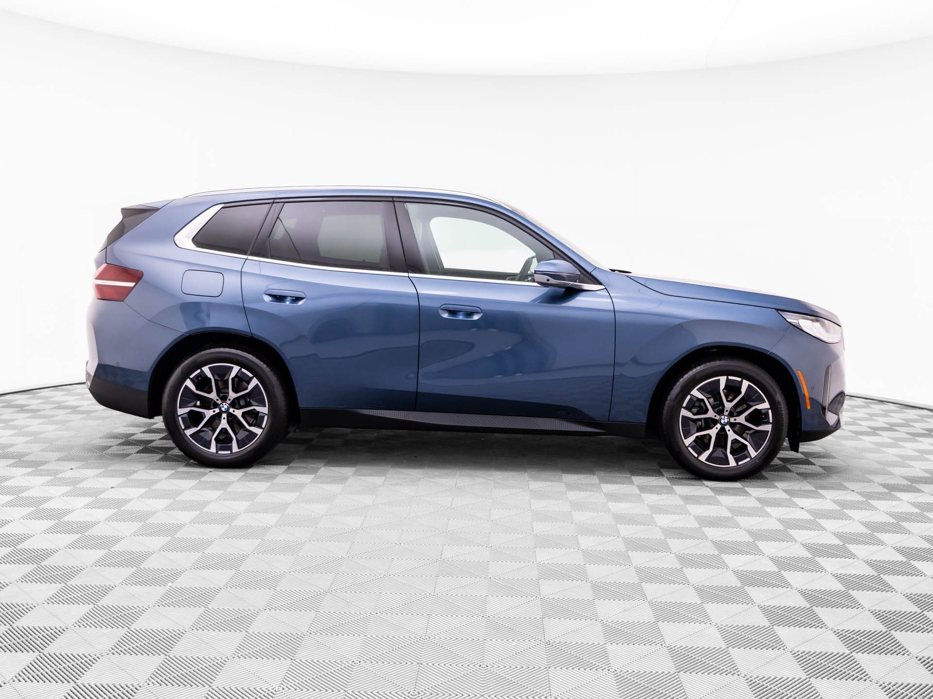 Certified 2026 BMW X3 xDrive30i w/ Premium Package AWD/4WD image 6