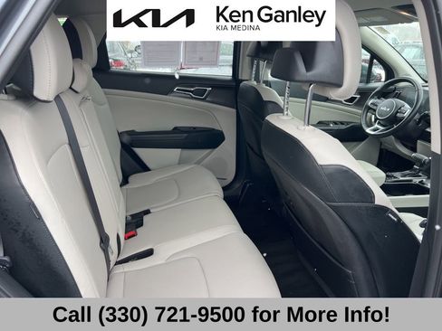 Used 2025 Kia Sportage EX image 58