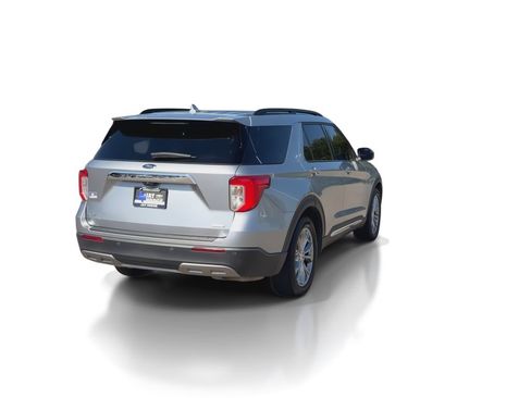Used 2020 Ford Explorer XLT w/ Equipment Group 202A RWD image 8