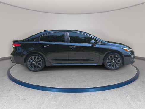 Used 2024 Toyota Corolla SE w/ SE Premium Package FWD image 4