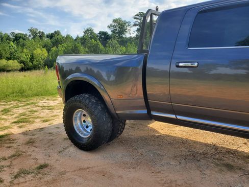 Used 2017 RAM 3500 Laramie Longhorn AWD/4WD image 11