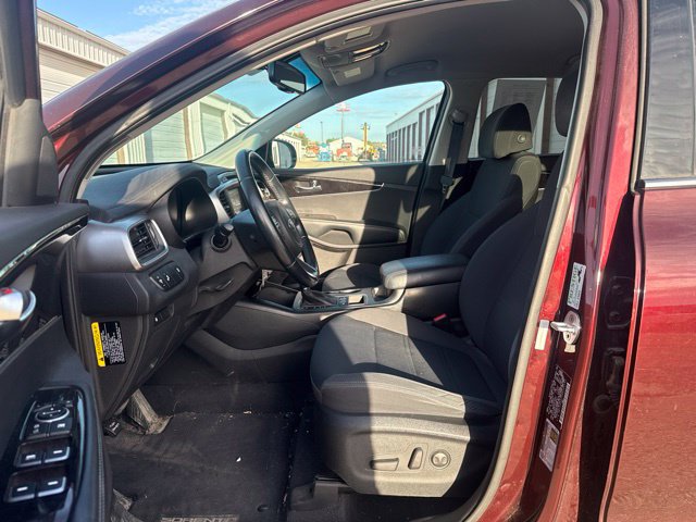 Used 2017 Kia Sorento AWD w/ LX V6 Convenience Package image 3