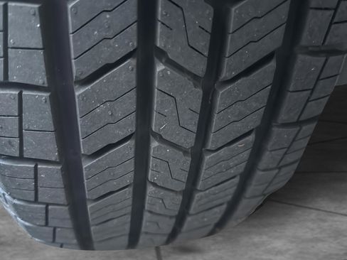 Used 2019 Toyota Highlander LE image 42