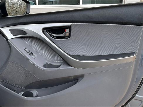 Used 2013 Hyundai Elantra GLS w/ Preferred Pkg image 26