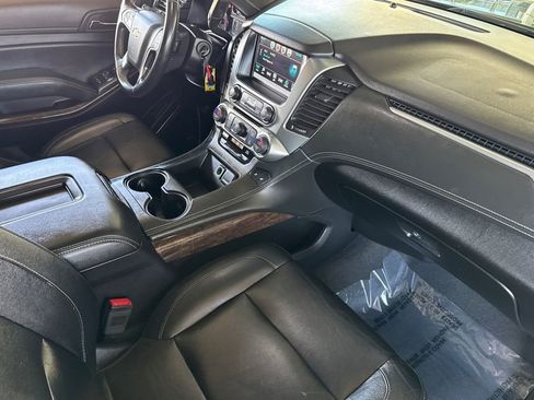 Used 2019 Chevrolet Suburban LT image 14