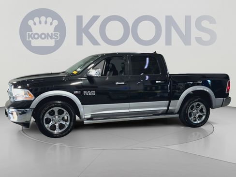 Used 2017 RAM 1500 Laramie w/ Convenience Group AWD/4WD image 7