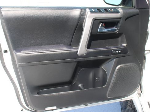 Certified 2022 Toyota 4Runner Limited AWD/4WD image 11