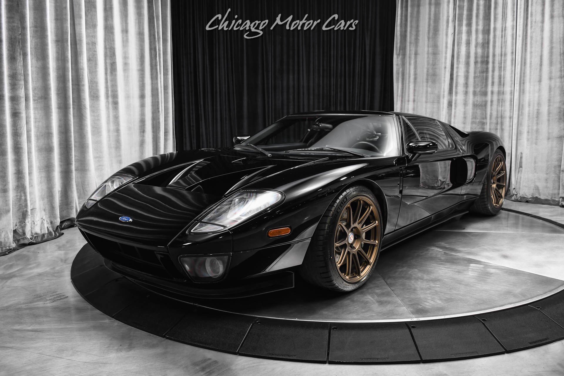 Used 2006 Ford GT RWD image 25