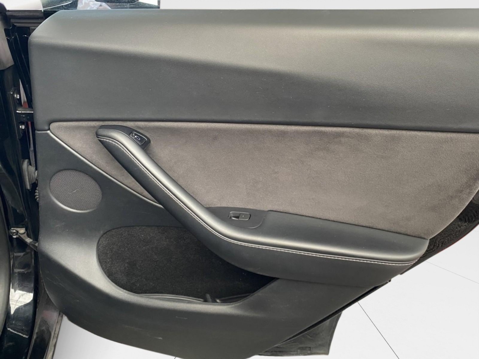 Used 2023 Tesla Model Y Long Range AWD/4WD image 9
