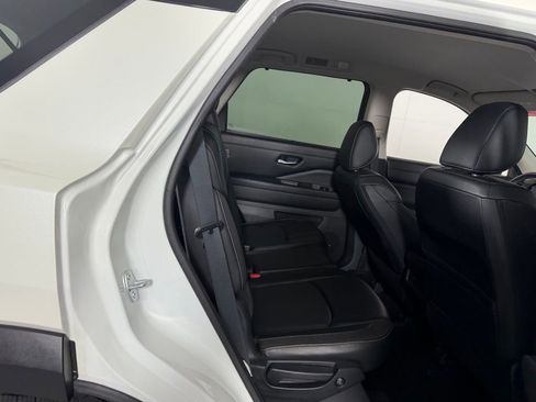 Used 2023 Nissan Pathfinder SL w/ Black Appearance Package FWD image 28