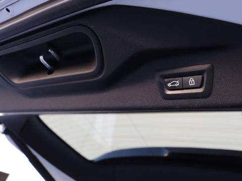 Used 2020 BMW X7 M50i w/ Cold Weather Package image 32