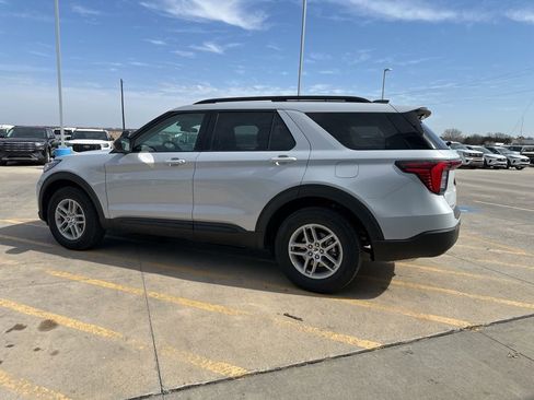 New 2026 Ford Explorer Active AWD/4WD image 5