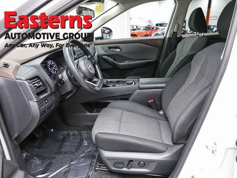 Used 2023 Nissan Rogue SV AWD/4WD image 13