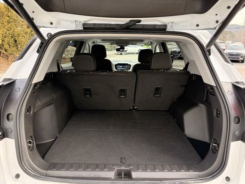 Used 2022 GMC Terrain SLE w/ Driver Convenience Package image 7