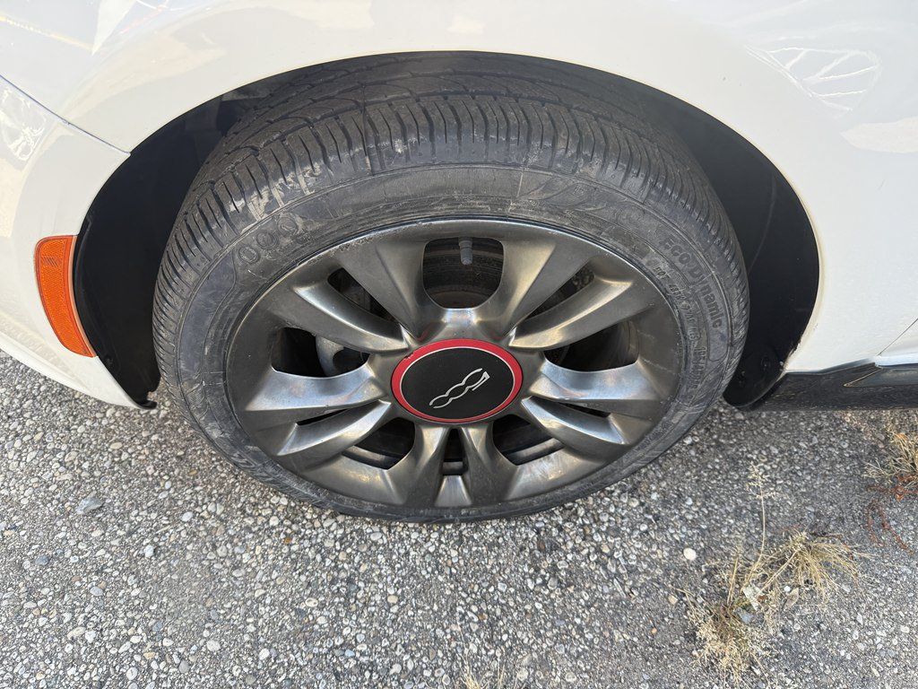 Used 2017 FIAT 500 Pop w/ Sport Black Trim Package FWD image 6