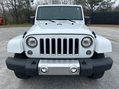 Used 2018 Jeep Wrangler Unlimited Sahara w/ Connectivity Group AWD/4WD image 8