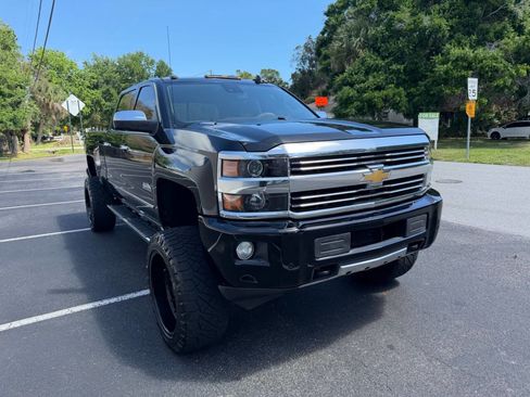 Used 2015 Chevrolet Silverado 2500 High Country w/ Duramax Plus Package image 6