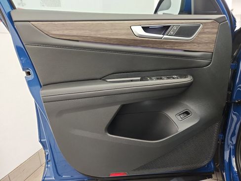 New 2026 Volkswagen Atlas SEL image 8