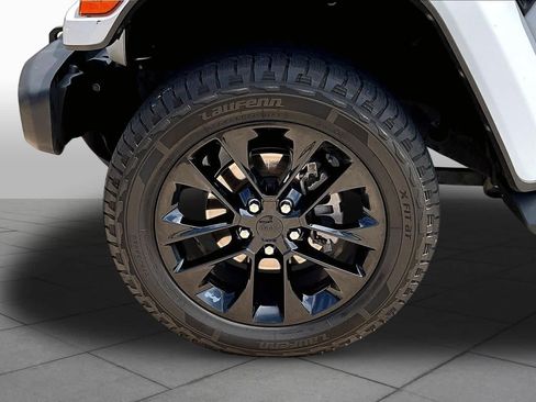 Used 2021 Jeep Wrangler Unlimited Sahara w/ Cold Weather Group AWD/4WD image 9